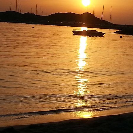 Fronte Mare Attico Indipendente Ed Esclusivo Con Terrazza Panoramica Apartment Isola Rossa Bagian luar foto