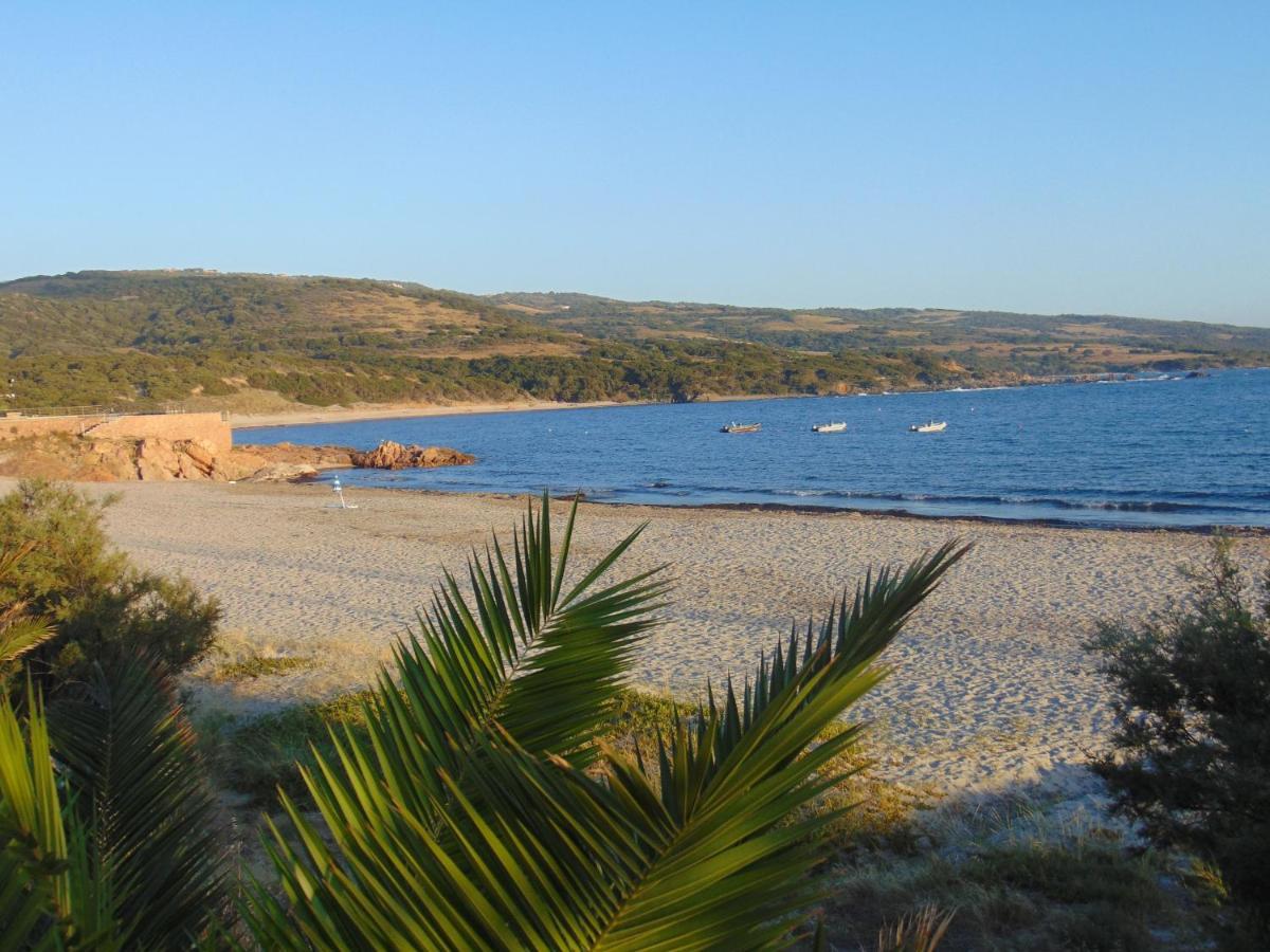 Fronte Mare Attico Indipendente Ed Esclusivo Con Terrazza Panoramica Apartment Isola Rossa Bagian luar foto