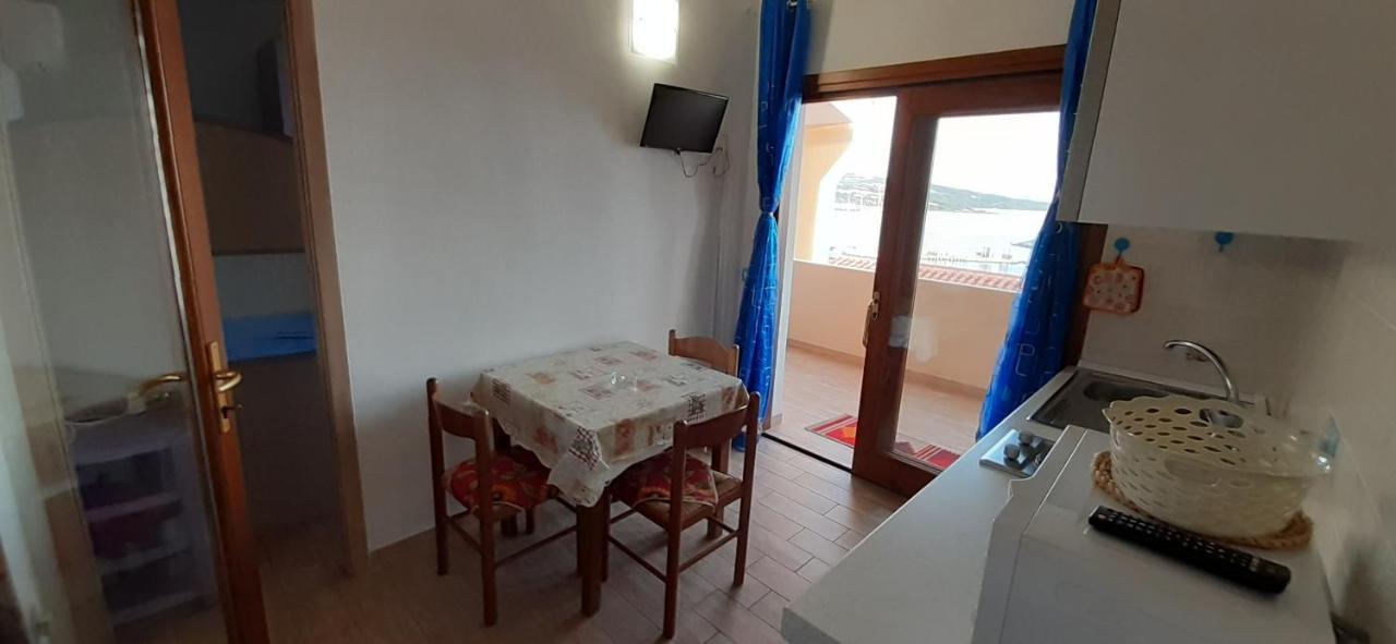 Fronte Mare Attico Indipendente Ed Esclusivo Con Terrazza Panoramica Apartment Isola Rossa Bagian luar foto