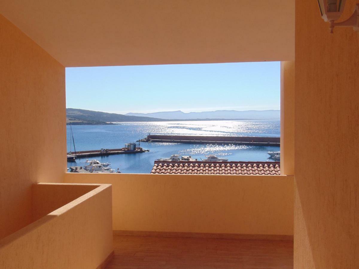 Fronte Mare Attico Indipendente Ed Esclusivo Con Terrazza Panoramica Apartment Isola Rossa Bagian luar foto